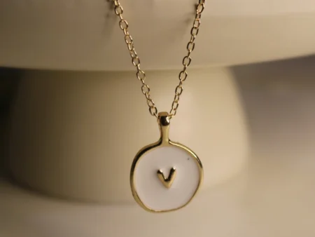 glossy love necklace