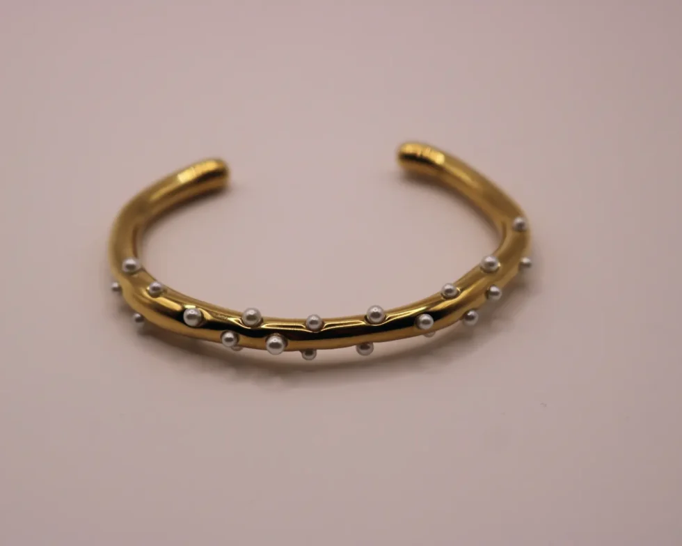 pearl gold bangle