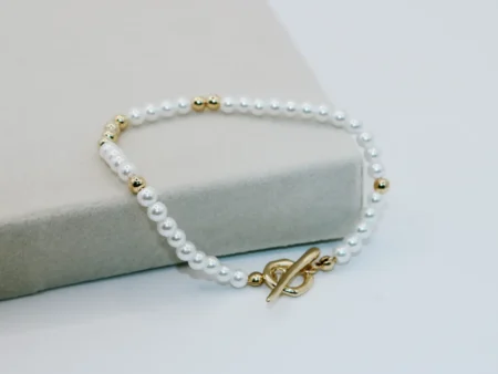 pearl bracelet with gold details